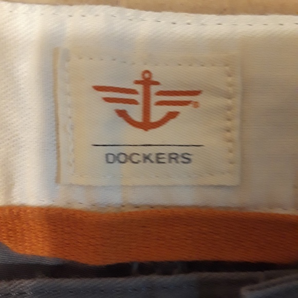 Docker Men's The Perfect Khaki Shorts  Waist: 40 - Picture 6 of 8